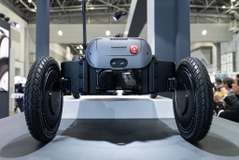 存在感抜群！北欧デザインのスクランブラー、ハスクバーナ『スヴァルト