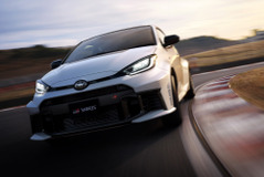 アライ、絶対王者・中須賀克行選手のスペシャルモデル『RX-7X ナカスガ