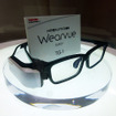 メガネ型ウェアラブル端末「Wearvue（ウェアビュー）」（2月末出荷開始）を展示した東芝（ウェアラブルEXPO2016／東京ビッグサイト／2016年1月14日）