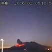 噴火レベル3に引き上げられた桜島昭和火口の噴火の様子（5日）