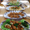 埼玉県宮代町の複合観光農園「新しい村」で3月に行われたホンダ新型耕うん機シリーズ体験会。昼食は「新しい村」で採れた食材と地元っ子による手料理を