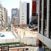 地下を行く渋谷川の移設工事や、東横線渋谷駅の解体、新たに建てられる東棟の基礎工事などがすすむ東口エリア