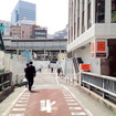 地下を行く渋谷川の移設工事や、東横線渋谷駅の解体、新たに建てられる東棟の基礎工事などがすすむ東口エリア