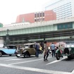 日本橋の橋上に勢ぞろいした参加車たち