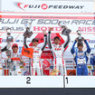 GT300クラスの表彰式。