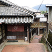 伊勢神宮、内宮と外宮を結ぶ旧街道・古市参宮街道を歩く。遊郭の名残、麻吉旅館も訪ねた（AIR & BUS成田発伊勢行きツアー）