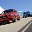 BMW X5M（青）とX6M（赤）の先代モデル