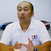 説明する鈴木係長