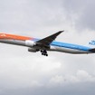 「オレンジ」のKLM特別塗装機、リオデジャネイロへ出発