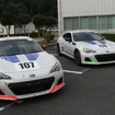 耐久レースの出場車両。2台とも完走