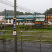 炭鉱輸送でにぎわった清水沢駅。かつてのヤードは原っぱに