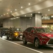 新千歳空港で参加者をお迎えする最新レクサス車たち（LEXUSで行く ネスレマッチプレーレクサス杯 サタデープロアマコンペ＆観戦ツアー）