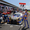 坂東監督が指揮し、国本選手と関口選手が操る#19 レクサスRC F。