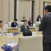 小池東京都知事とヤマトHD・丹澤秀夫常務執行役員が出席して高齢者“ながら見守り”協定が結ばれた