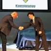 ケーニグセグ・ジャパン代表の代表の藤巻秀平氏（右）とケーニグセグオートモーティブABのCEOクリスチャン・フォー・ケーニグセグ氏（左）