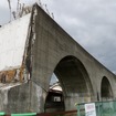 鉄道としては幻に終わった五新線のアーチ橋。2016年度の選奨土木遺産に選ばれた。