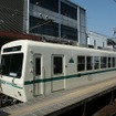 700系の711号。10月から来年3月末まで「ステラのまほう」ラッピング車両として運行される。