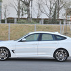 【BMW 320iグランツーリスモ】新デザインライトと新エンジンを採用3シリーズの5ドアハッチバック［写真蔵］