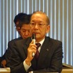 梶川専務　《撮影 池原照雄》