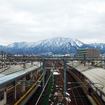 大阪方面からの列車が多数発着している福井県内の敦賀駅。福井県内のICOCAエリアが石川方面や近畿方面のICOCAエリアと一体化するかどうかはまだ不明だ。