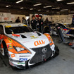 36号車はauカラーで戦う（写真は昨年のRC F）。