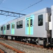 4号車：40400形（T1）（40402）。車内にトイレが設置されている。