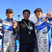 2016年、KONDO Racingは2勝を挙げた（右から佐々木大樹、近藤監督、柳田真孝。柳田は今季GT300にアウディで参戦、GT3仕様GT-Rエボ車の開発にも取り組む）。