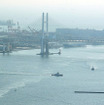 2月28日の午前8時すぎ、横浜ベイブリッジを通過して入港するナッチャンWorld。