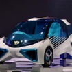 2030年代の水素燃料電池自動車を想定したコンセプトカー「トヨタFCV Plus」を出展