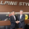 アルパインマーケティング代表取締役社長の岩渕和夫氏（左）と、ニューズ 代表の今村仁氏（右）