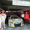 #21 Audi Team Hitotsuyama（右端はアウディ ジャパンの斎藤社長）
