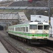115系は国鉄分割民営化時にJRの本州3社が引き継いだが、老朽化に伴い大幅に数を減らしている。写真はJR東日本の新潟地区で運用されている115系。