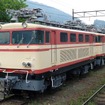 大井川鐵道が西武鉄道から譲り受けたE31形。赤とクリームの2色で塗装されている。