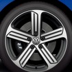 VW ゴルフR ヴァリアント 18インチアルミホイール／ブラックブレーキキャリパー