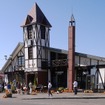 瀟洒な欧風駅舎が印象的な函館本線ニセコ駅。
