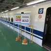 一部の車両は休憩用として一般に開放されていた。