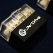 クルマの所有者向けに販売する「LINKDrive（リンクドライブ）」の端末。