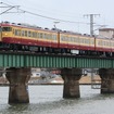 115系が導入される前の旧型車両は赤と黄色の「初代・新潟色」だった。この塗装は今年1月に115系で復刻されている。