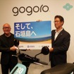 Gogoroのホレイス・ルークCEO(左）と、石垣島に事業展開する住友商事自動車事業第一本部・中島正樹本部長