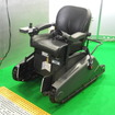 クローラー型電動車椅子「UNiMO」