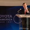 トヨタの米国事業60周年記念式典に登壇したトヨタ・モーター・ノース・アメリカのジム・レンツCEO