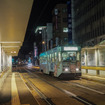 函館市中心部（五稜郭公園前～函館駅前間）の活性化策として始められた函館市電停留場のリニューアル。写真は、最初に施工された函館駅前停留場。