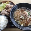 どうみても半分ではない半ラーメン。