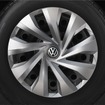 VW ポロ TSI トレンドライン 15インチスチールホイール（フルホイールキャップ付）