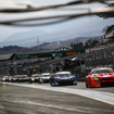 GT300クラスのトップタイムをマークした#55 BMW（先頭）。