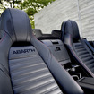 アバルト 124 スパイダー　ヘッドレスト一体型スポーツシート