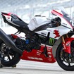 YAMAHA FACTORY RACING TEAMのマシン「YZF-R1」はデビュー20周年を記念し、初代カラーを採用