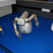 国際ロボット展07…安川電機、2010年までに業務支援ロボット発売
