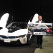 IDOMの羽鳥由宇介社長とBMW『i8』