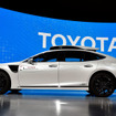 トヨタの新型自動運転実験車TRI-P4。レクサスLSがベース　(c) Getty Images